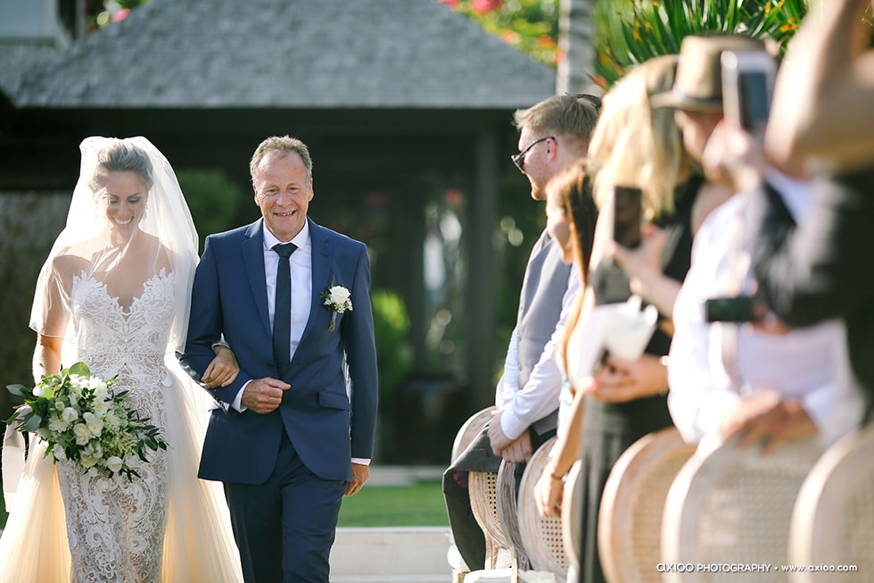 Axioo: The Infinite Garden of Love